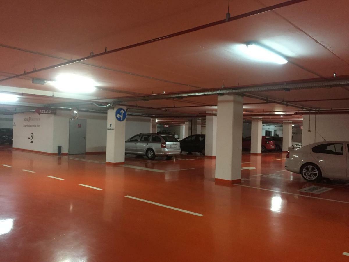 Nova Galerija Studio App Bella,Lara,Katy - Parking In Garage Zagreb Buitenkant foto